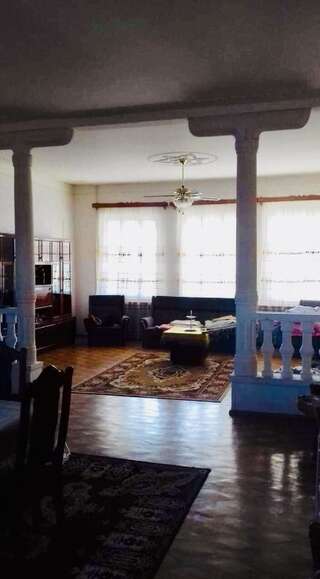 Проживание в семье Elisabed Hostel Кутаиси-0